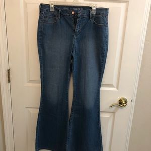 Old Navy Flared leg jeans size 10